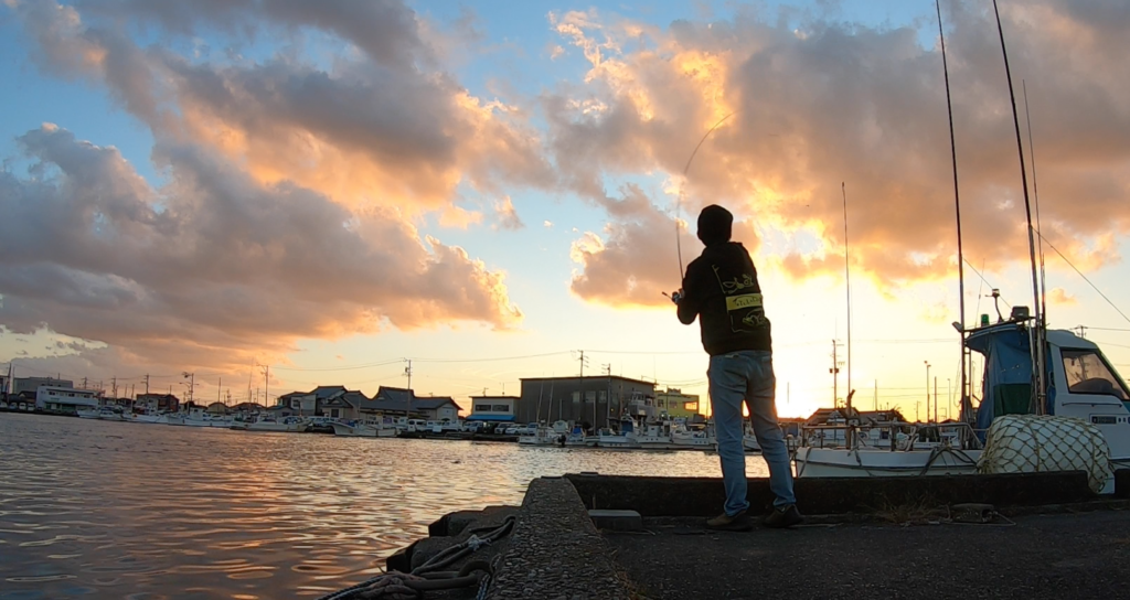 静岡海釣りチャレンジ！ルアーで狙う港のカマス&メッキ釣り！